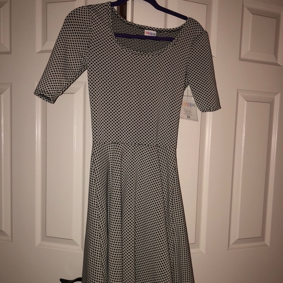 LuLaRoe Rare B&W “Mermaid” Print XS Nicole - Picture 2 of 3